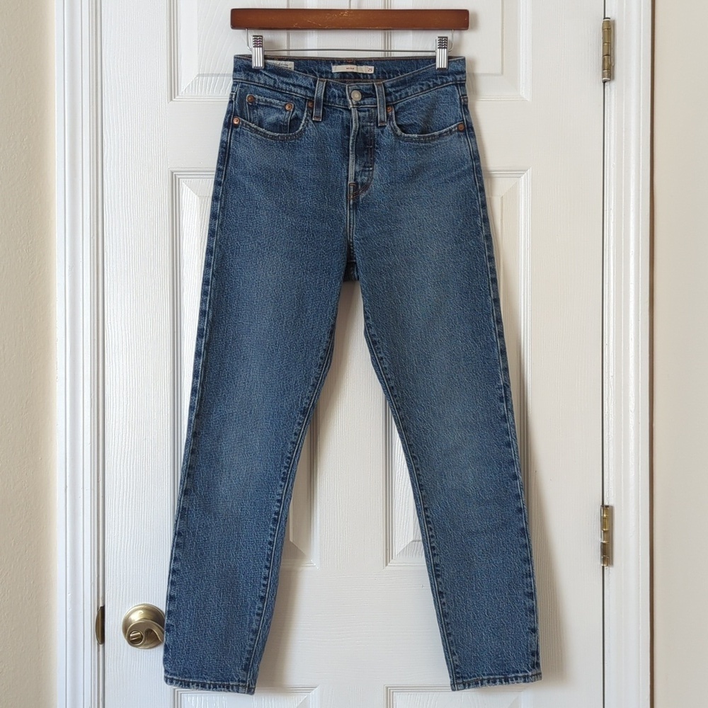 Levi's Premium Medium Wash High Rise Wedgie Slim Fit Cropped Button Fly Jeans 25